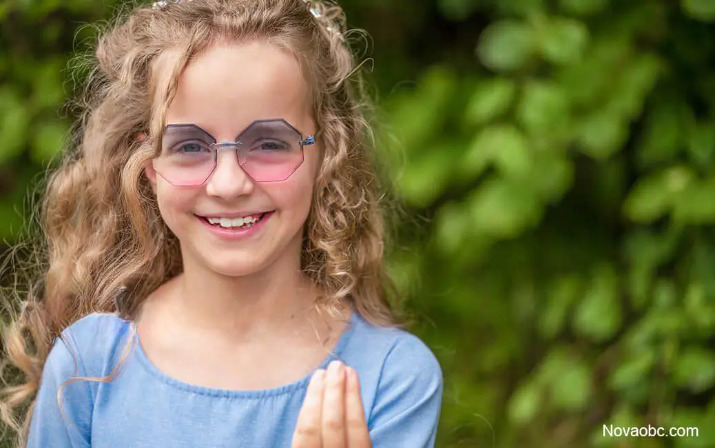 Nova OBC onboard courier services symbolized by Italian gesture and girl